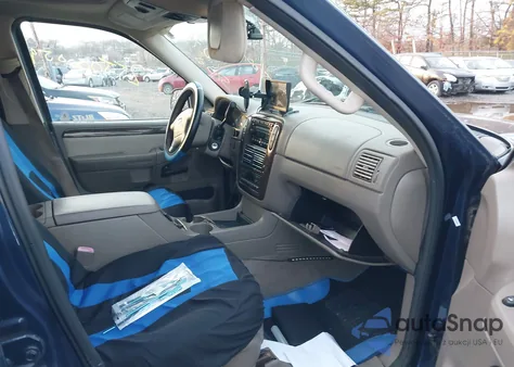 2005 Ford Explorer Eddie Bauer z USA, uszkodzony, nr VIN 1FMZU74E45UA83776